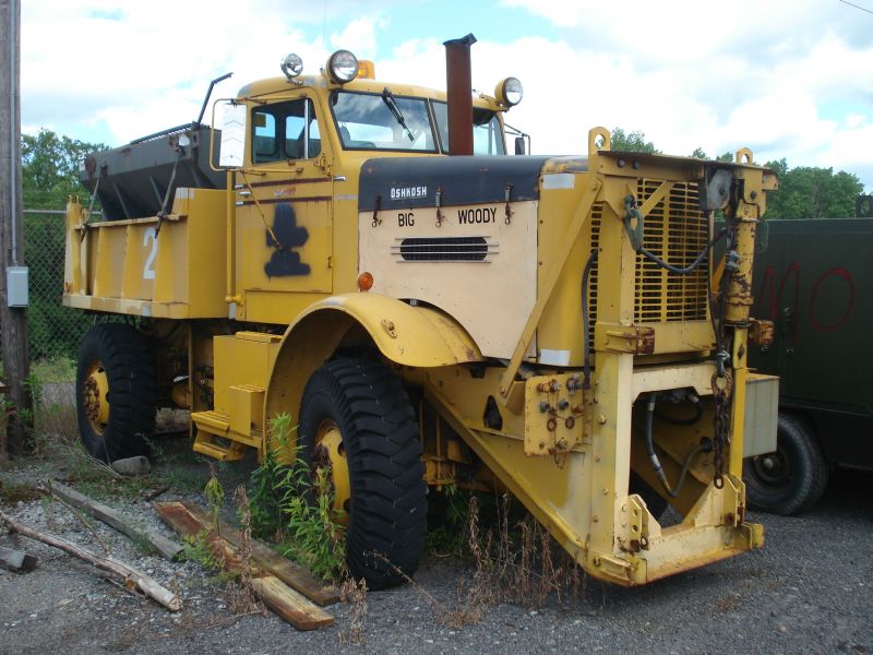 http://www.badgoat.net/Old Snow Plow Equipment/Trucks/Oshkosh Plow Trucks/O...